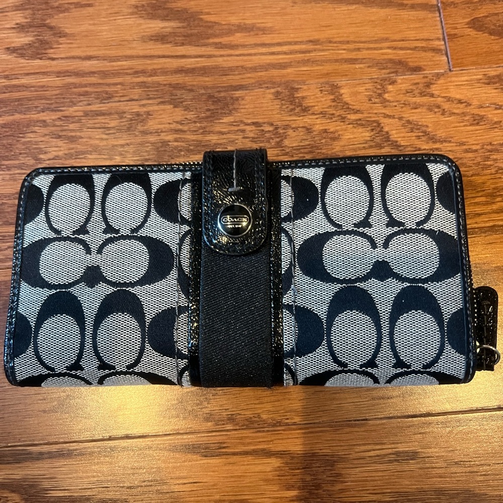 Coach Wallet Authentic!